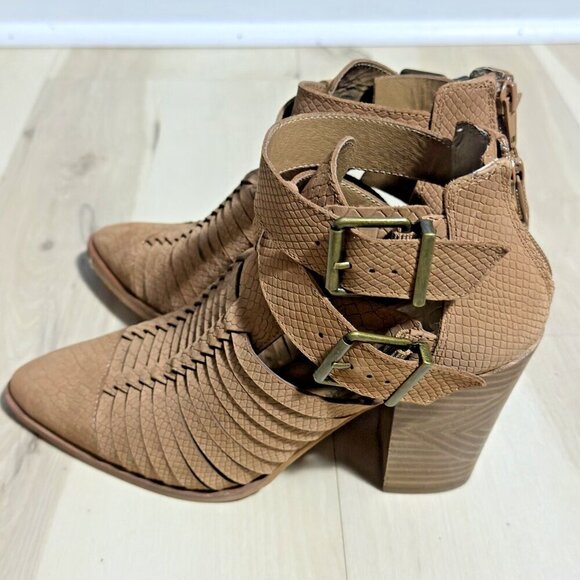 Gianni Bini Wrapped-Up Leather Cut Out Booties Sz 8 casual - Picture 3 of 7
